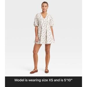 Women's Bell Elbow Sleeve Mini A-Line Dress - Universal Thread™ White Floral
XL
